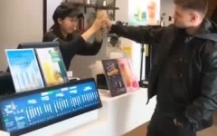 小视频卖奶茶小姐姐是谁,揭秘小视频卖奶茶小姐姐的爆红之路