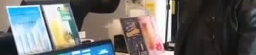 小视频卖奶茶小姐姐是谁,揭秘小视频卖奶茶小姐姐的爆红之路