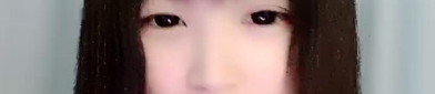 可爱小姐姐看恐怖片视频,可爱小姐姐挑战恐怖片，惊悚瞬间萌态百出