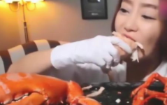 生吃大龙虾的小姐姐是谁,探寻生吃大龙虾的神秘小姐姐