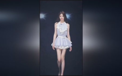 近镜头的小姐姐t台走秀,小姐姐T台走秀惊艳瞬间