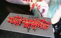 网红小姐姐吃水果咀嚼声,带你感受味蕾的盛宴